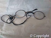 Spectacles found with Holmes family correspondence